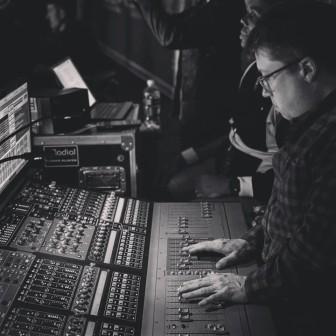 Digital 6000 wireless de sennheiser ayuda a realizar la primera cadena de señal digital “de extremo a extremo” para micrófonos vocales en los premios grammy