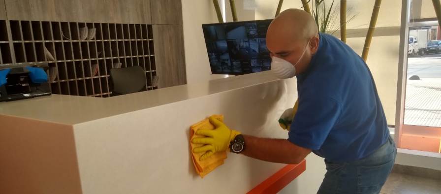 Medidas en edificios para evitar la propagación del virus COVID-19.