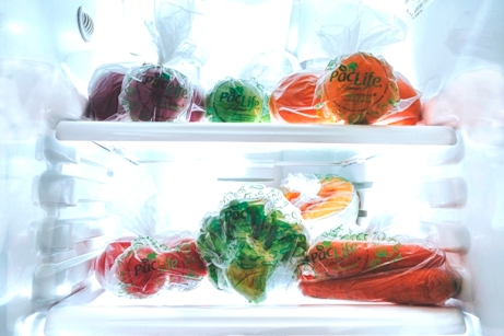 Chilenos crean envase para que frutas y verduras duren hasta 20 días