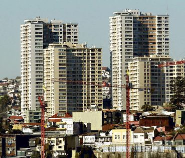 Más de 240 mil puestos de trabajo en Chile dependen del pago de Gastos Comunes