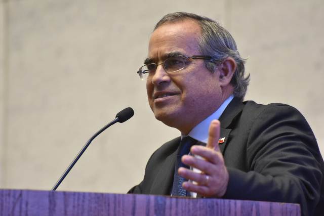 Senador Pugh llama a cumplir cuarentena en San Felipe y Los Andes y respetar el toque de queda y uso de salvoconductos