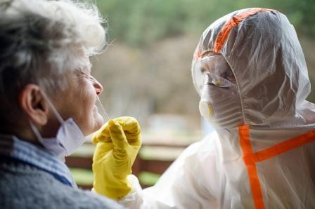 Coronavirus: conoce las diferencias entre los test de anticuerpos y PCR